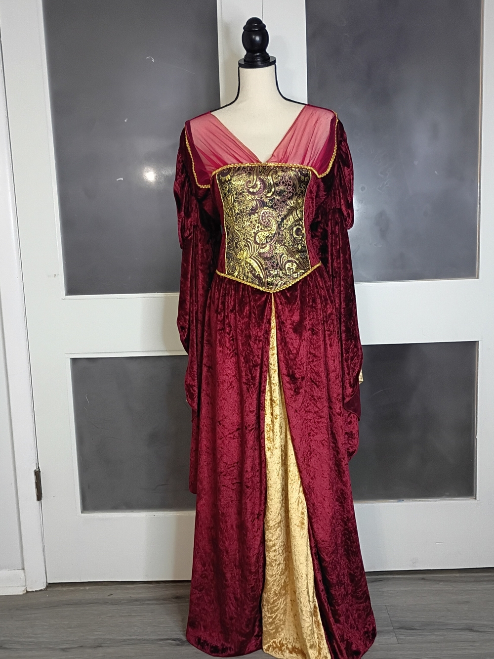Incharacter Women's Faux Velvet Burgundy & Gold Medieval Renaissance Costume, 3X